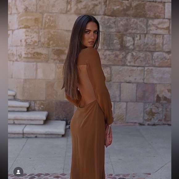 ZARA OPEN BACK DRESS SIZE SMALL